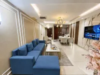 Highline Stays Goldcrest Mall and Residency DHA - Apartments