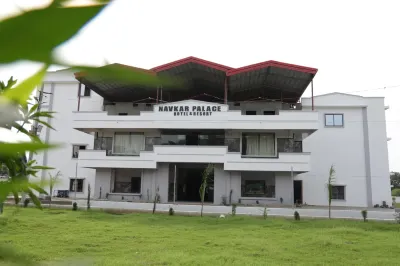 Navkar Palace Hotel & Resort Hotels in Khargone