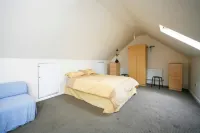 London Comfy Doubles - parking