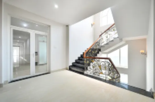 Căn Hộ Cường Ánh Parish Chau Nam周辺のホテル