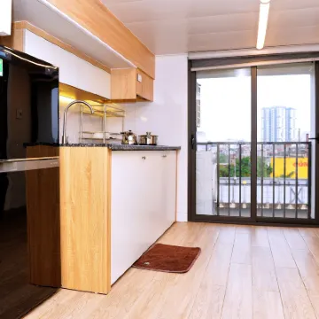 Era Apartment Nguyen Trai Hotels near Ga Nguyễn Trãi - Khuất Duy Tiến