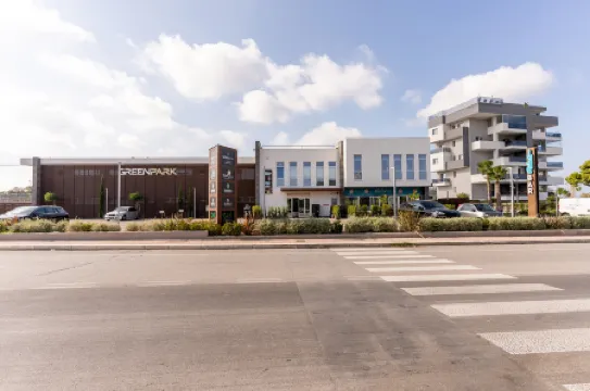 Green Park Penthouse Suite & Pool