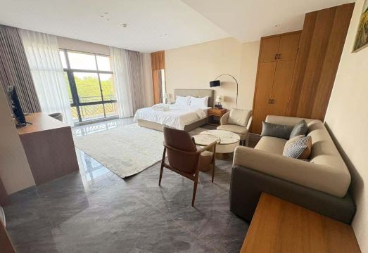 Jia Yu Four Season Resort Hotel