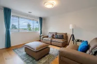 Spacious 4B House in PointCook