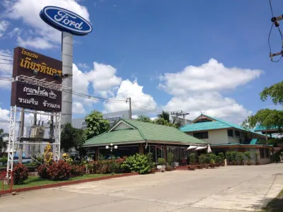 Kiatnakhon Hotel Hoteller i Nai Mueang