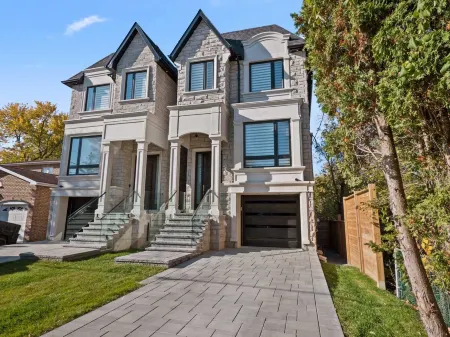 Luxury Home with Sauna, Patio & Backyard Near Lake Отели рядом с достопримечательностью «Aurora»