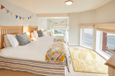 Host & Stay | Sunset View Hotels near Whalebone Arch