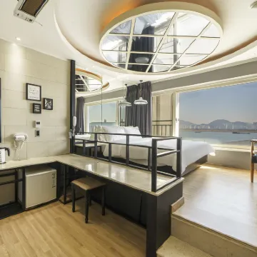 Busan Myongji Ocean View JK Hotel Отели рядом с достопримечательностью «Пляж Дадэпо»