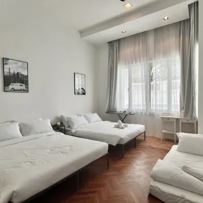 Cozy & Sleek New 1BR Suite @ Straits Quay Suites Hotels near Antarctic Snow World