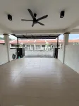 Small yard homestay Sungai Siput cozy 3BR 6-8 Person