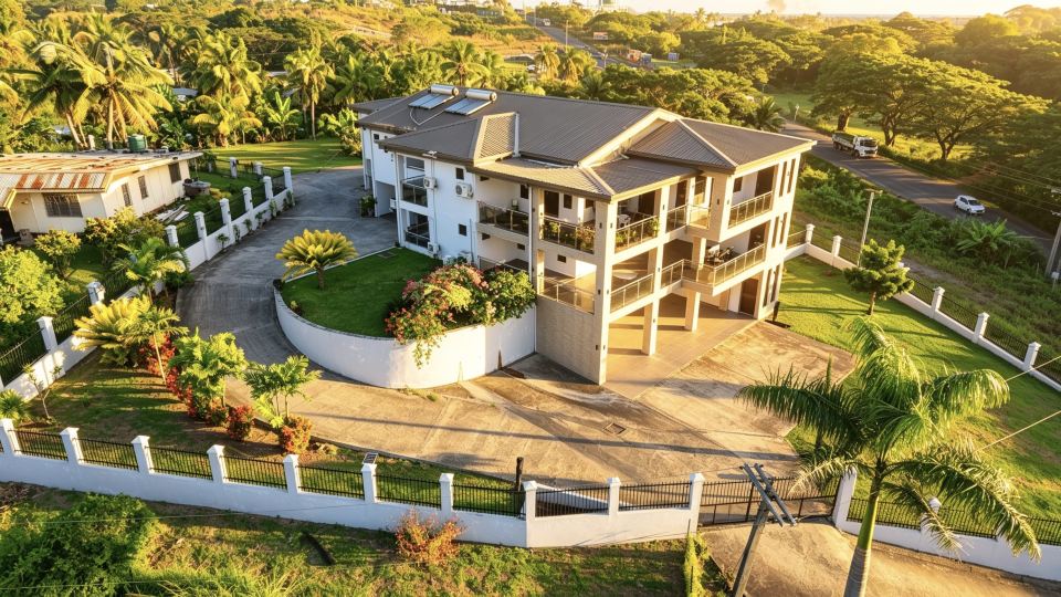 Lovely 4 bedroom holiday home