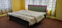 Coachman Homestay - parking