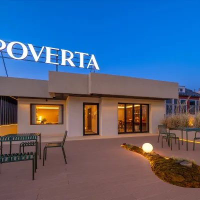 poverta-stay hotel Отели рядом с достопримечательностью «Храм Пэннюльса»