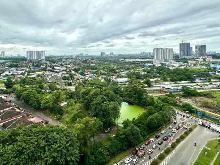 Family Suite KSL Daya | 3B3B Отели рядом с достопримечательностью «The ARC at Austin Hill»