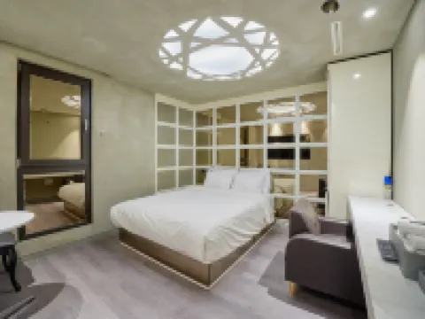 Cullinan Hotel and Spa 鄰近聖水洞咖啡街的酒店