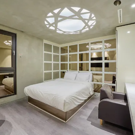 Cullinan Hotel and Spa Отели рядом с достопримечательностью «Сеульский лесной парк»