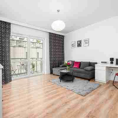 Lumina stylish apart with parking in City Center Rooms