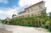 Dominic Inn Semarang By ARBA - Parkplatz