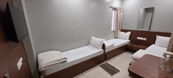 Shree Dham Palace Hotels in Puri