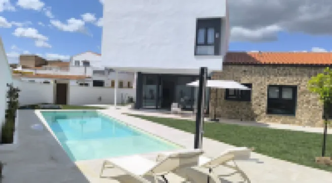 Complete house with pool near Trujillo Hotels in 