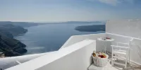 Santorini Roses Suites