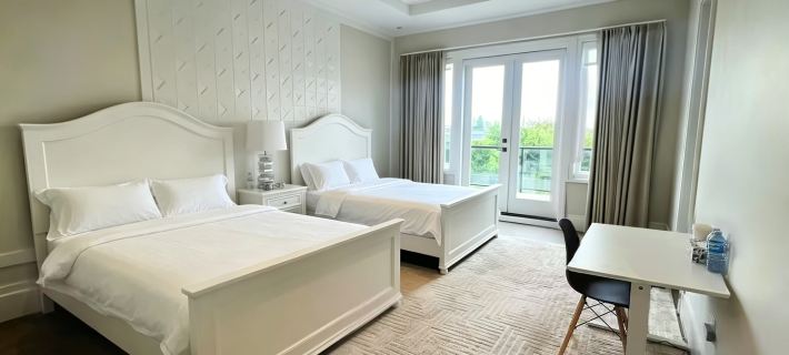 Luxury 2-Bed Suite /Private Bath/Near YVR/Free Parking Hotels in Richmond