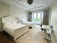 Luxury 2-Bed Suite /Private Bath/Near YVR/Free Parking