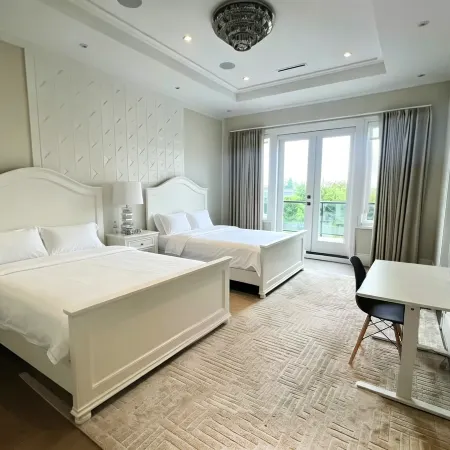 Luxury 2-Bed Suite /Private Bath/Near YVR/Free Parking