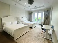 Luxury 2-Bed Suite /Private Bath/Near YVR/Free Parking - 3성급