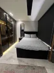 Modern studio in courtyard Beverly hills - parking