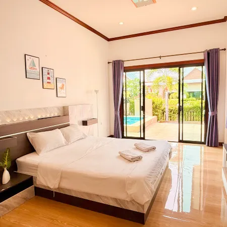 Pran suk pool villa