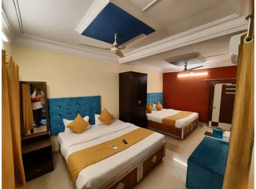 Sambhav Home Stay - parcheggio