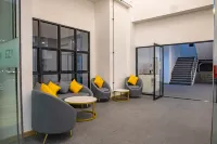 EZY Inn - parking