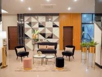 UR HOTEL Hotels near Wat Loung