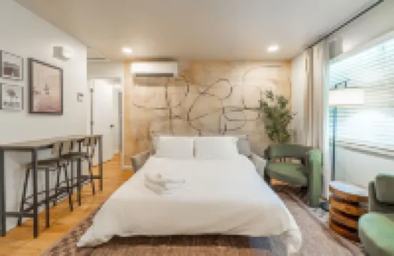 Designer Living Pet-Friendly UNR 2BR 1BATH