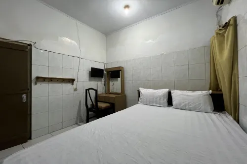 Hotel O Kost Aisyah Near Citra Grand Galesong City(Pattalassang) - parking