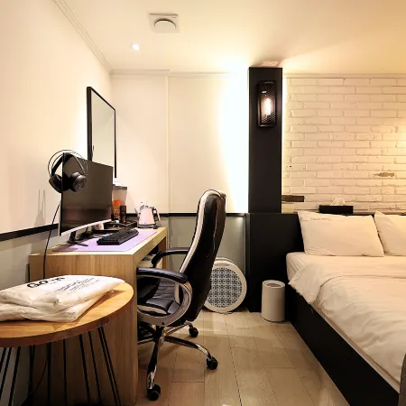 Hotel HIVE Отели рядом с достопримечательностью «Парк Йоидо»