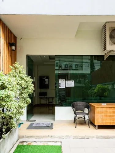 รูปภาพของYon INN Sukhumvit 4- BTS Nana