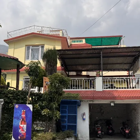 555 Home Stay and Restaurant