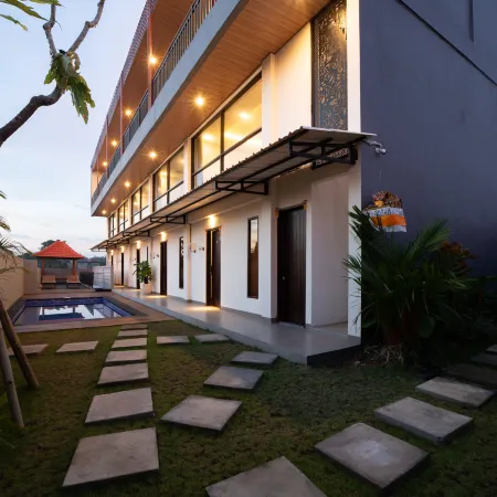 Lunaire Guest House Отели рядом с достопримечательностью «Пляж Кедунгу»