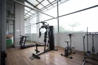Seven Living Easton Park Residence Jatinangor - Kolam Renang