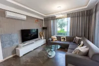 Black Jack Apartment next to Chamada Hotel Casino by HolidayKeys - parking