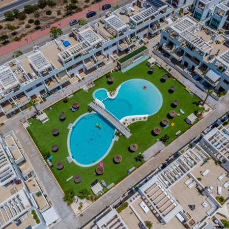 Penthouse with private rooftop & pool in Torrevieja