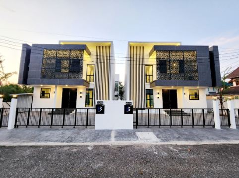 Hidden Space Private Pool Villa Bangsaen