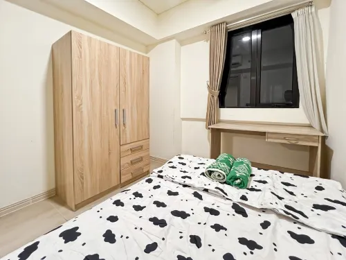 Large 3BR Meikarta Apt Cikarang w/ WiFi & Netflix