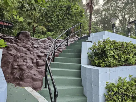 Blue Robin Homestay. Отели рядом с достопримечательностью «Bukit Maxwell»