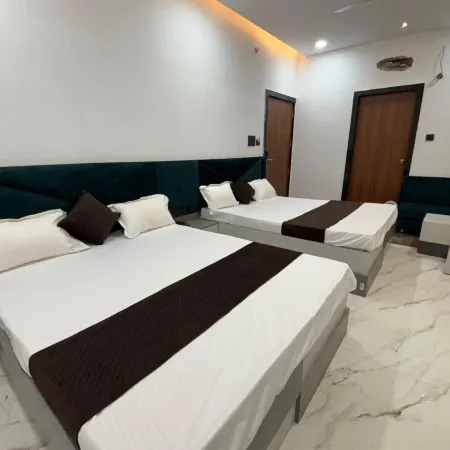 HOTEl SHREE ASHTAVINAYAK GRAND