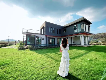 Chacha Tyme Pool Villa Khaoyai Отели рядом с достопримечательностью «Wat Sap Setthi Wanaram»