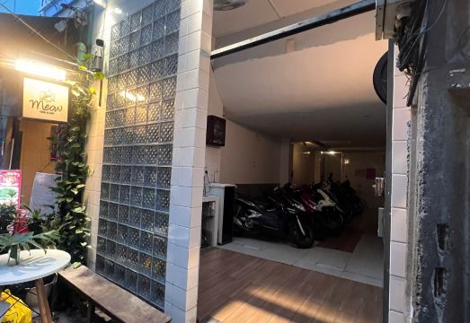 2. 파파야 호텔 &..