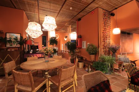 9 Inn - Staycation in Am Am Dalat Отели рядом с достопримечательностью «Công viên Trung tâm Thành phố Mới Bình Dương»